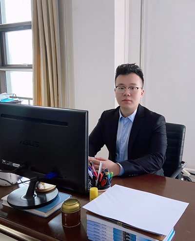 黎明东 bv伟德国际1946团委书记，学生党支部书记